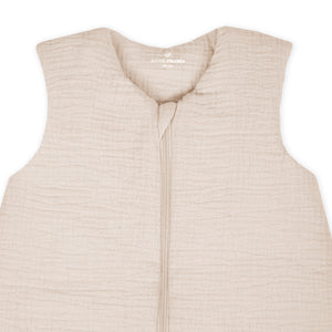 Muslin sleepsuit player, sand