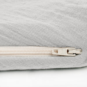 Stillkissenbezug aus Baumwollmusselin, grau